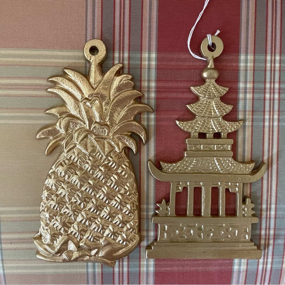 Chinoiserie Gold Pineapple and Pagoda Ornament Set